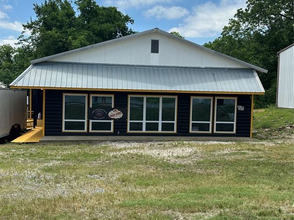 1301 Melba , Atoka, OK 74525