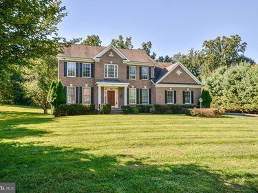855 CHARWHIT COURT , GREAT FALLS, VA 22066