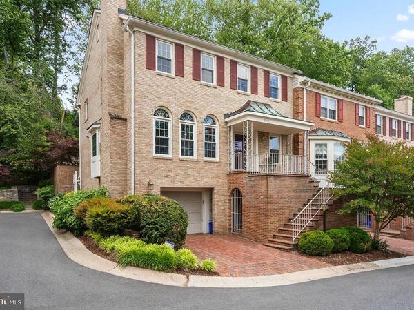 8015 QUARRY RIDGE WAY, BETHESDA, MD 20817