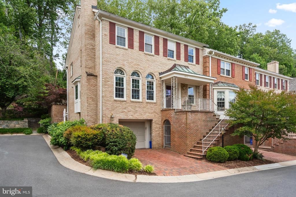 8015 QUARRY RIDGE WAY , BETHESDA, MD 20817