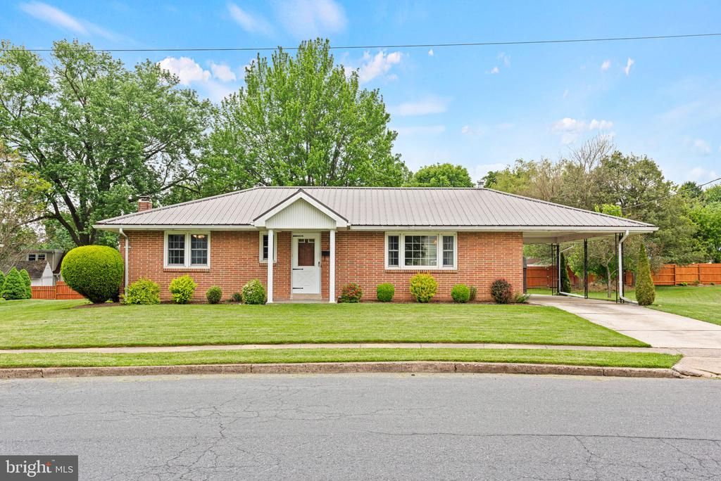18 CHESTNUT STREET , CAMP HILL, PA 17011