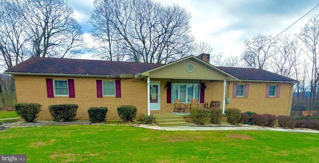 1402 BUCHANAN TRL TRAIL, MC CONNELLSBURG, PA 17233