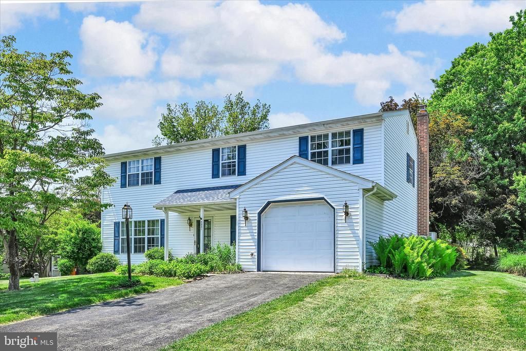 2531 VALLEY DRIVE , LANCASTER, PA 17603