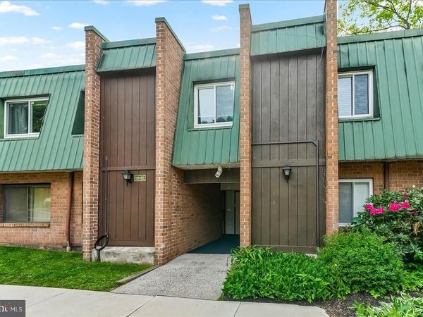 810 MEADOWVIEW LANE , Unit 810, MONT CLARE, PA 19453