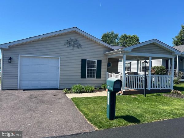 105 LILAC PLACE , ROYERSFORD, PA 19468