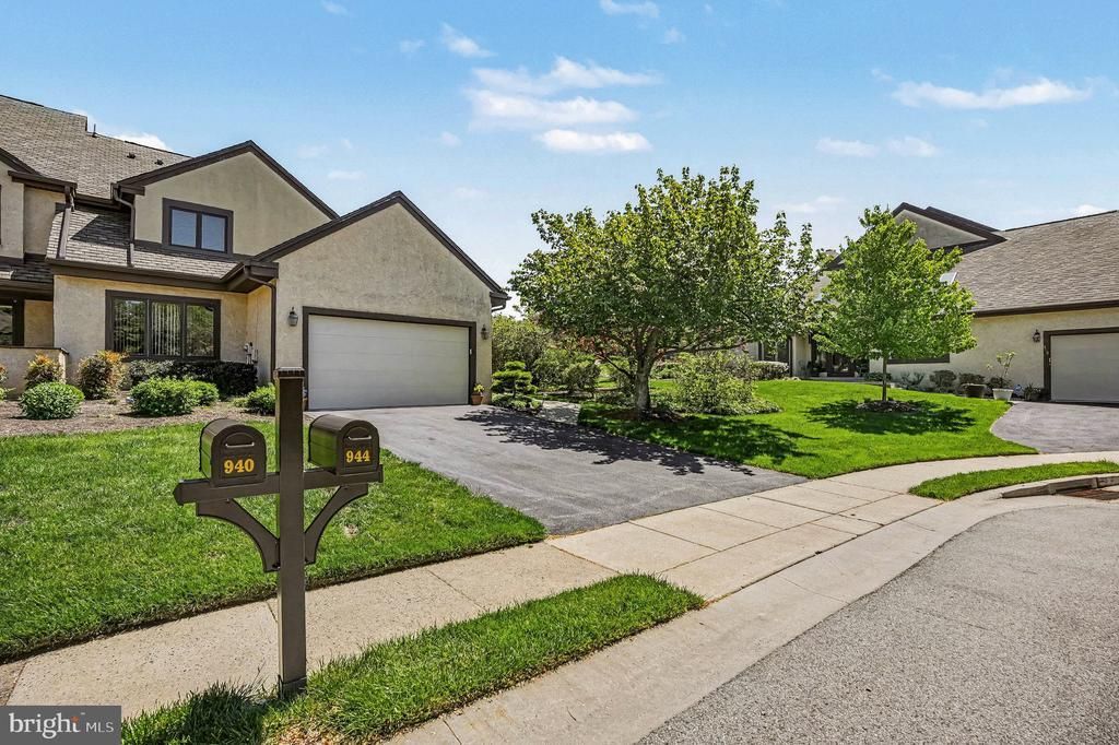 944 HEDGEROW COURT, BLUE BELL, PA 19422