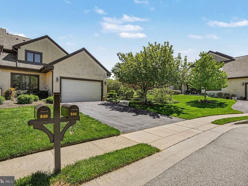 944 Hedgerow Court, Blue Bell, PA 19422 Main Photo