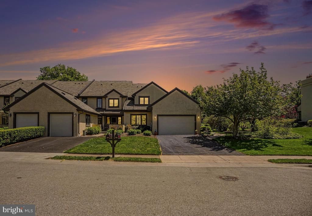 944 HEDGEROW COURT , BLUE BELL, PA 19422