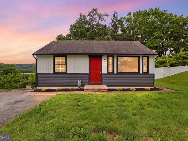 1208 OVERBROOK DRIVE, YORK, PA 17404