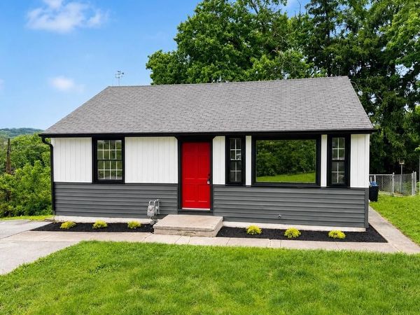 1208 OVERBROOK DRIVE, YORK, PA 17404