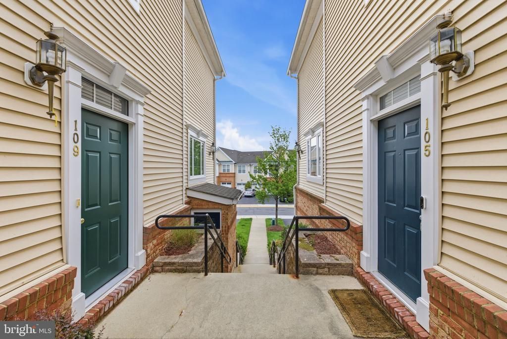 43905 Hickory Corner Terrace , Unit 105, Ashburn, VA 20147 Main Photo