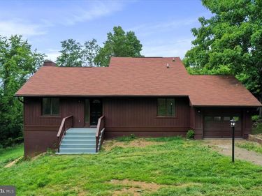 143 ZINN WAY , LINDEN, VA 22642