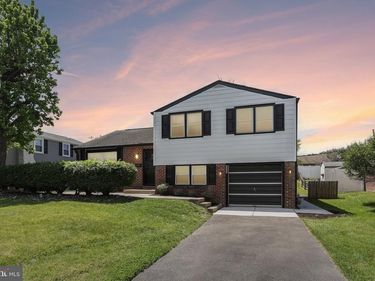 2960 SUNNYCREST ROAD, WILLOW GROVE, PA 19090