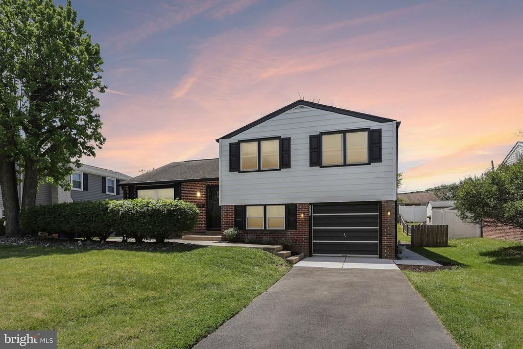 2960 SUNNYCREST ROAD, WILLOW GROVE, PA 19090