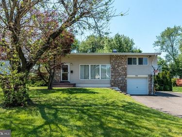 1036 NASH AVENUE, LANSDALE, PA 19446