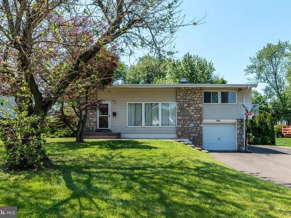 1036 NASH AVENUE, LANSDALE, PA 19446