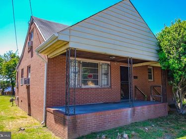 18 S LITTLE CHURCH STREET, PETERSBURG, VA 23803