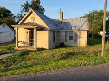 22 WATER STREET, SPERRYVILLE, VA 22740
