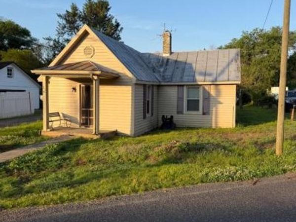22 WATER STREET, SPERRYVILLE, VA 22740