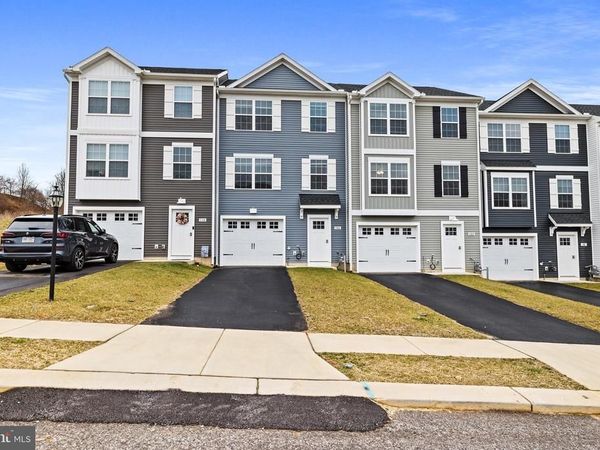 890 SETTING SUN LN , CHAMBERSBURG, PA 17201