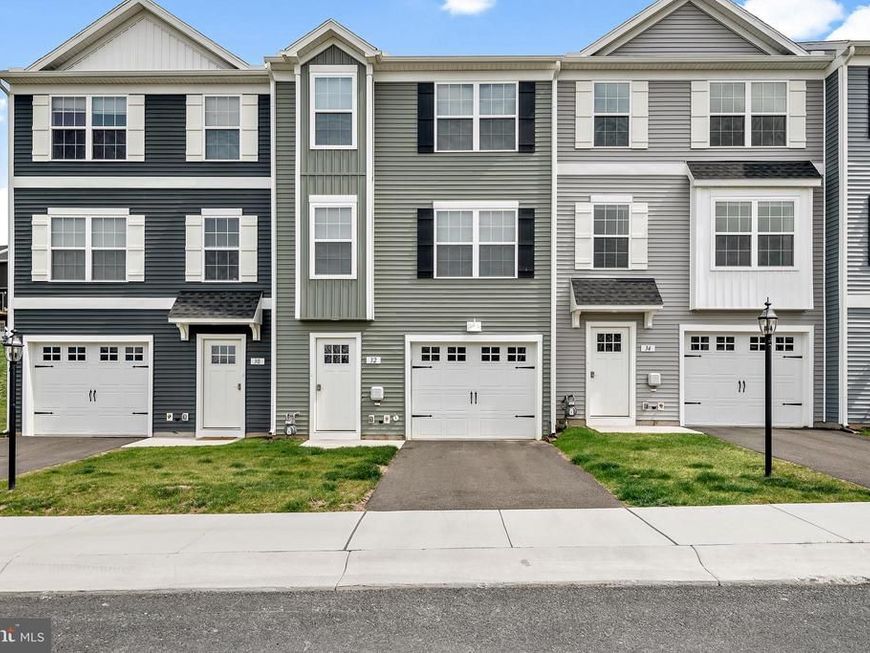 871 Setting Sun Ln, Chambersburg, PA 17201 Main Photo