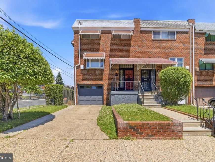 1135 W Thompson Street, Philadelphia, PA 19122 Main Photo