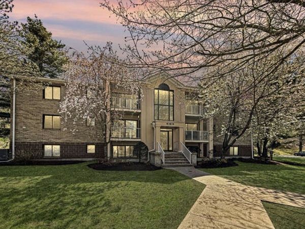 19 Bourbon Street, Unit 89, Peabody, MA 01960