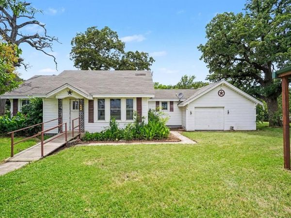 11015 State Highway 171 , Covington, TX 76636