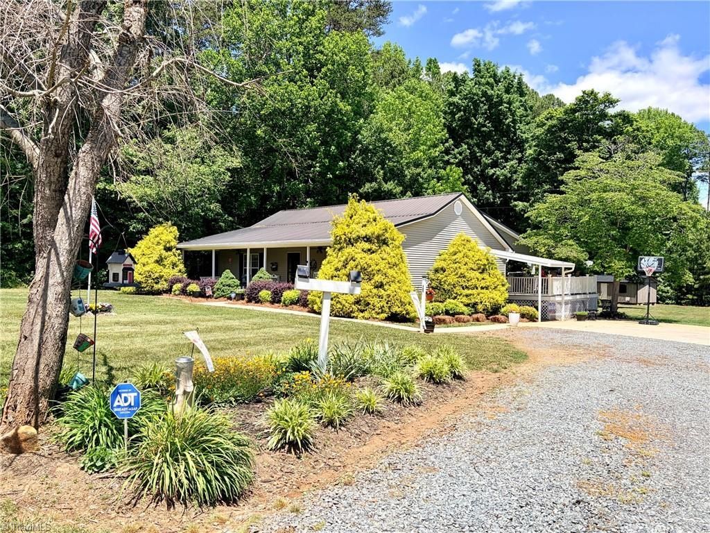 1920 Angell Road, Mocksville, NC 27028 Main Photo