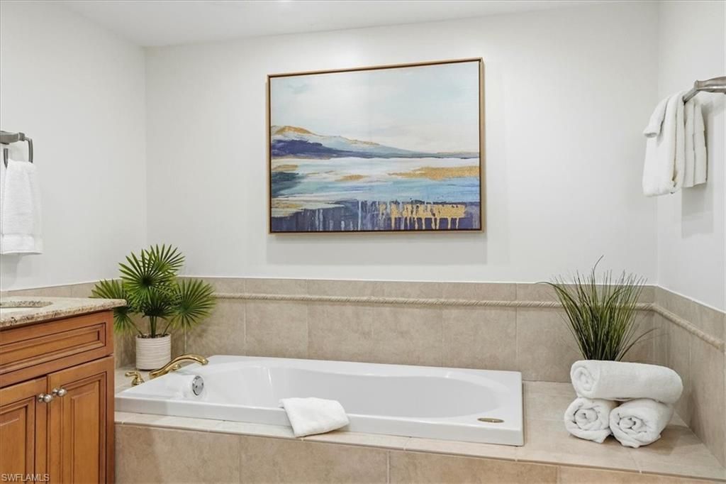 2400 Gulf Shore Blvd N, Unit 604, Naples, FL 34103 Photo