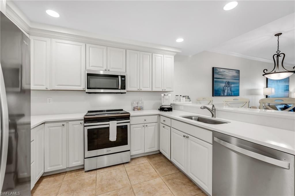 221 9th St S, Unit 123, Naples, FL 34102 Photo