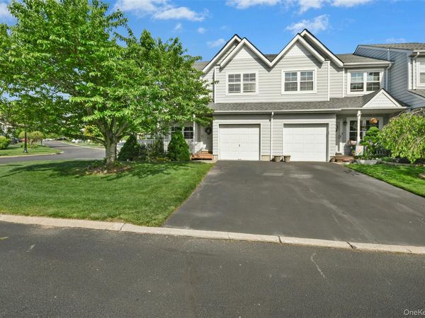 81 Sprucewood Boulevard , Central Islip, NY 11722