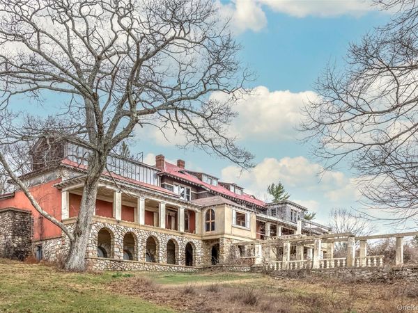 95 Bottling Works Road , Cragsmoor, NY 12420
