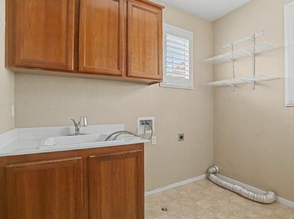 2911 Macon Dr, Sacramento, CA 95835 Photo