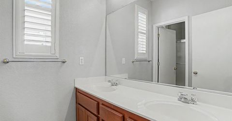 2911 Macon Dr, Sacramento, CA 95835 Photo
