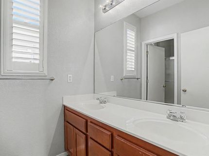 2911 Macon Dr, Sacramento, CA 95835 Photo