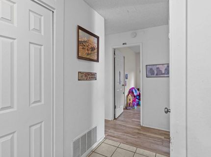 7025 Woodrick Way, Sacramento, CA 95842 Photo