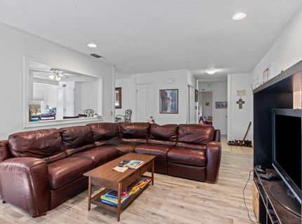 7025 Woodrick Way, Sacramento, CA 95842 Photo