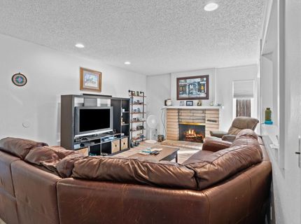 7025 Woodrick Way, Sacramento, CA 95842 Photo