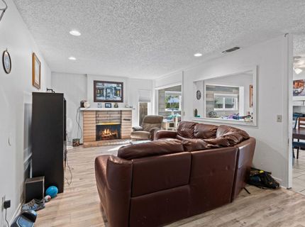 7025 Woodrick Way, Sacramento, CA 95842 Photo