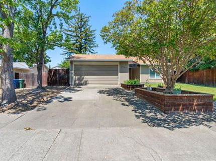 7025 Woodrick Way, Sacramento, CA 95842 Photo