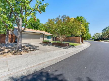 7025 Woodrick Way, Sacramento, CA 95842 Photo