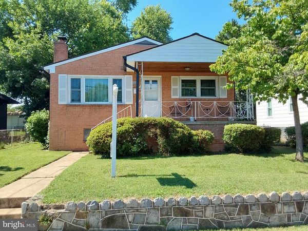 6402 GATEWAY BOULEVARD, DISTRICT HEIGHTS, MD 20747
