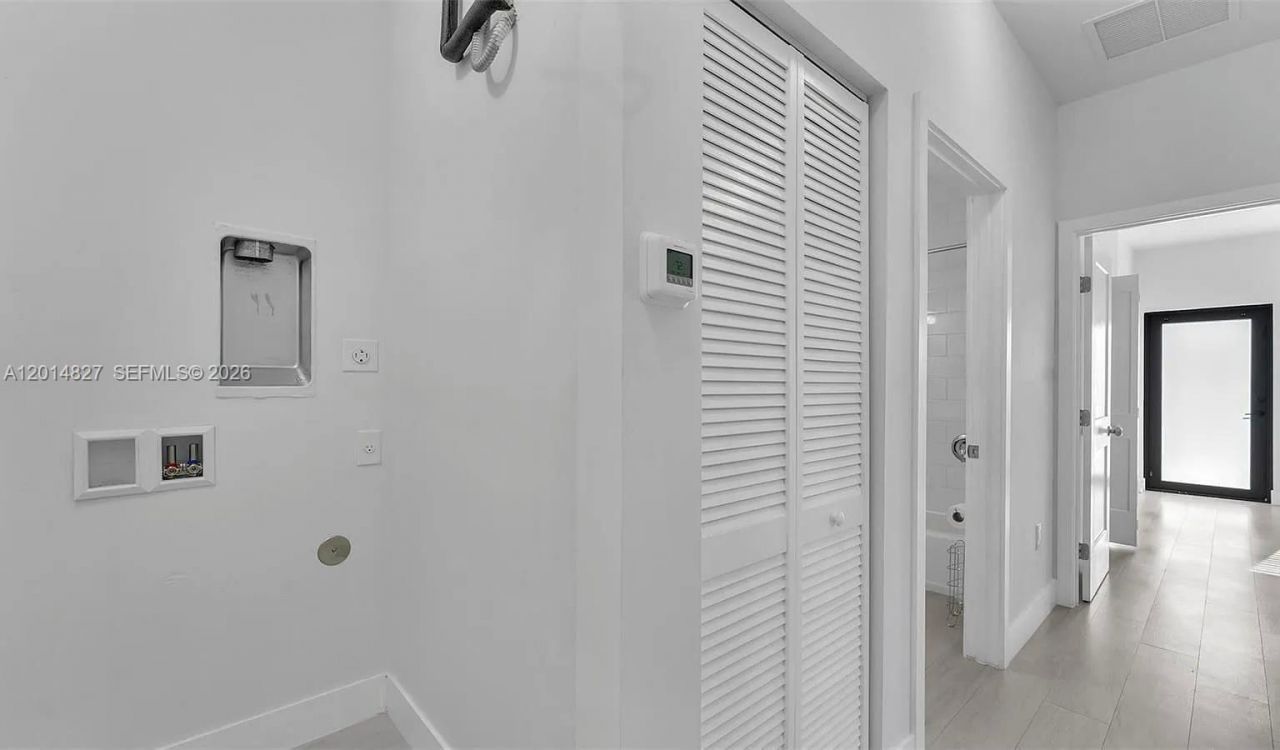 4817 E 9th Ln , Unit 4817, Hialeah, FL 33013 Photo