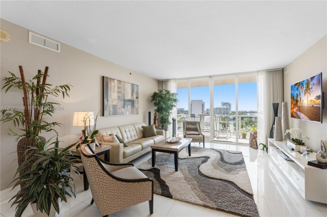 1819 SE 17th St, Unit 1008, Fort Lauderdale, FL 33316 Photo