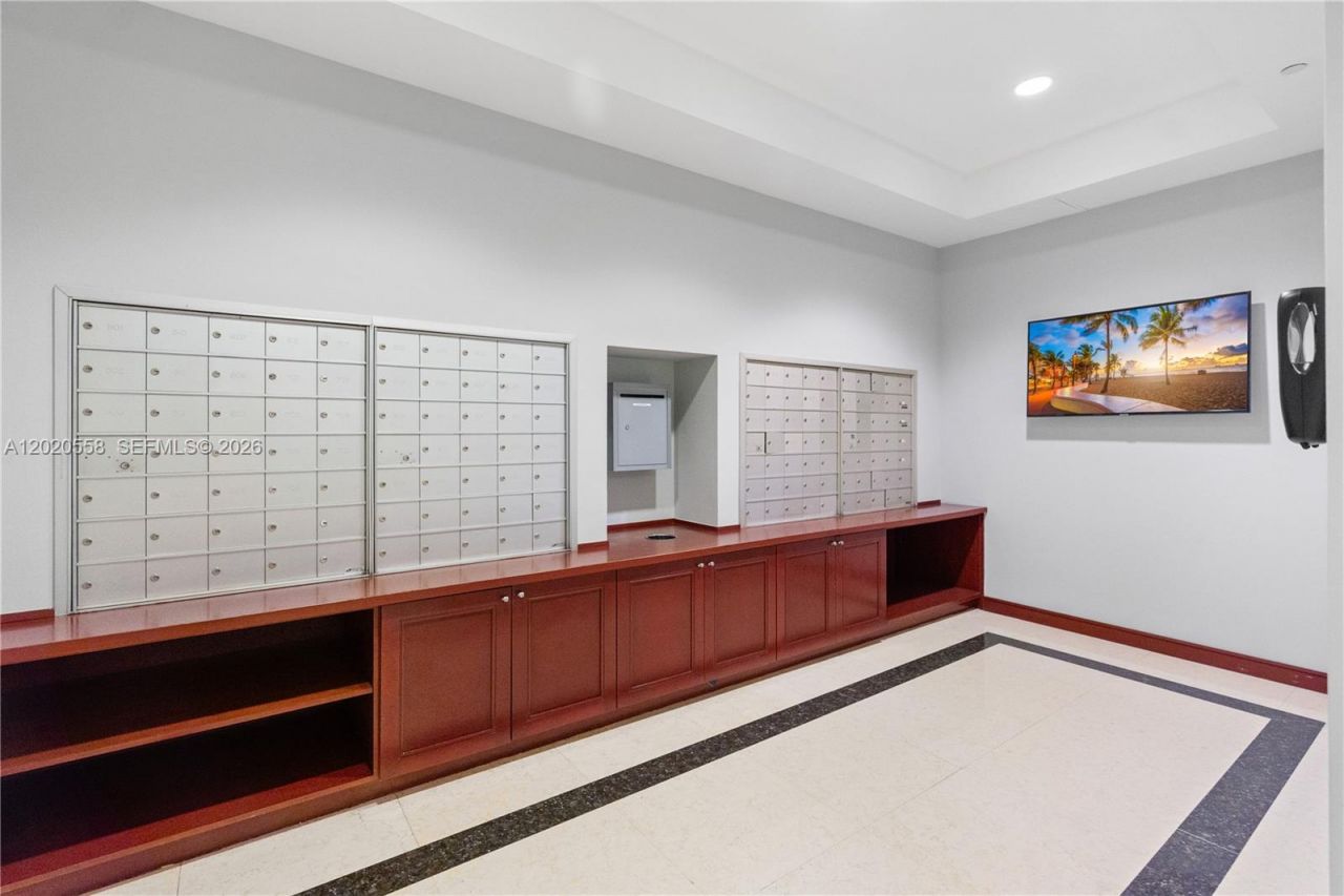 1819 SE 17th St, Unit 1008, Fort Lauderdale, FL 33316 Photo
