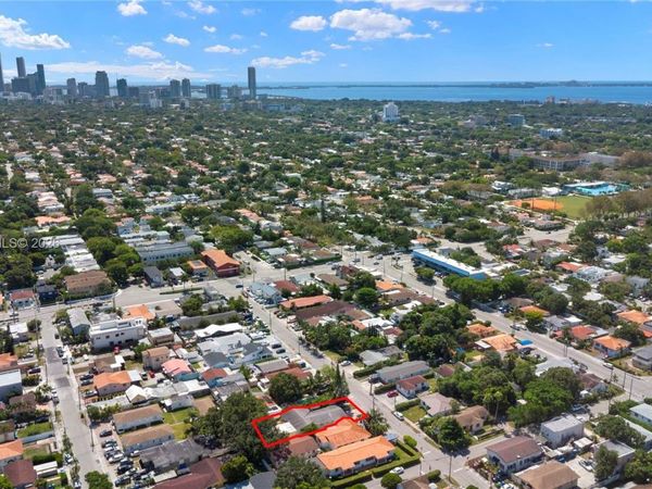 2275 SW 15th St , Miami, FL 33145