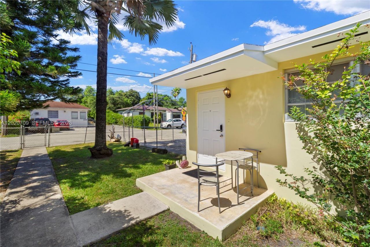 2275 SW 15th St , Miami, FL 33145 Photo