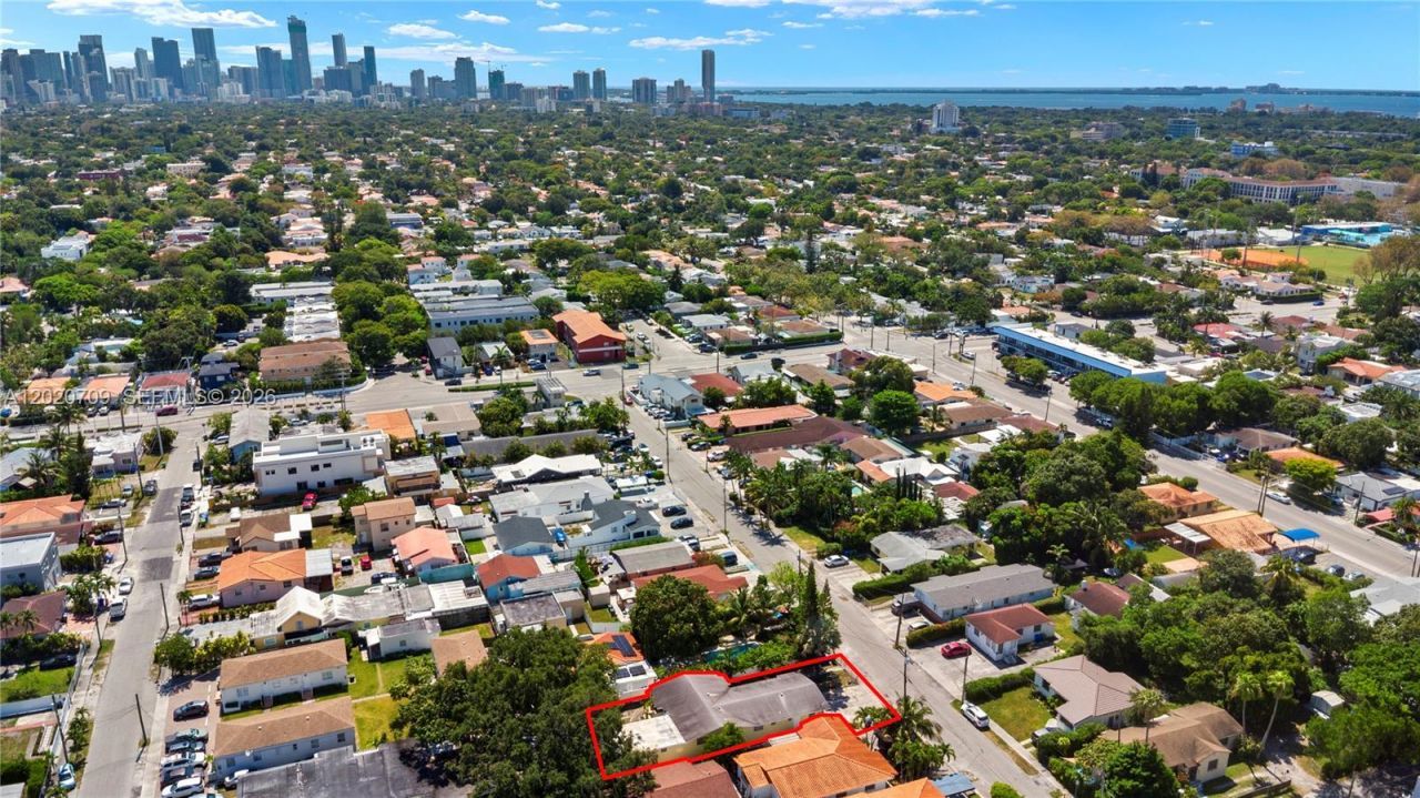2275 SW 15th St , Miami, FL 33145 Photo