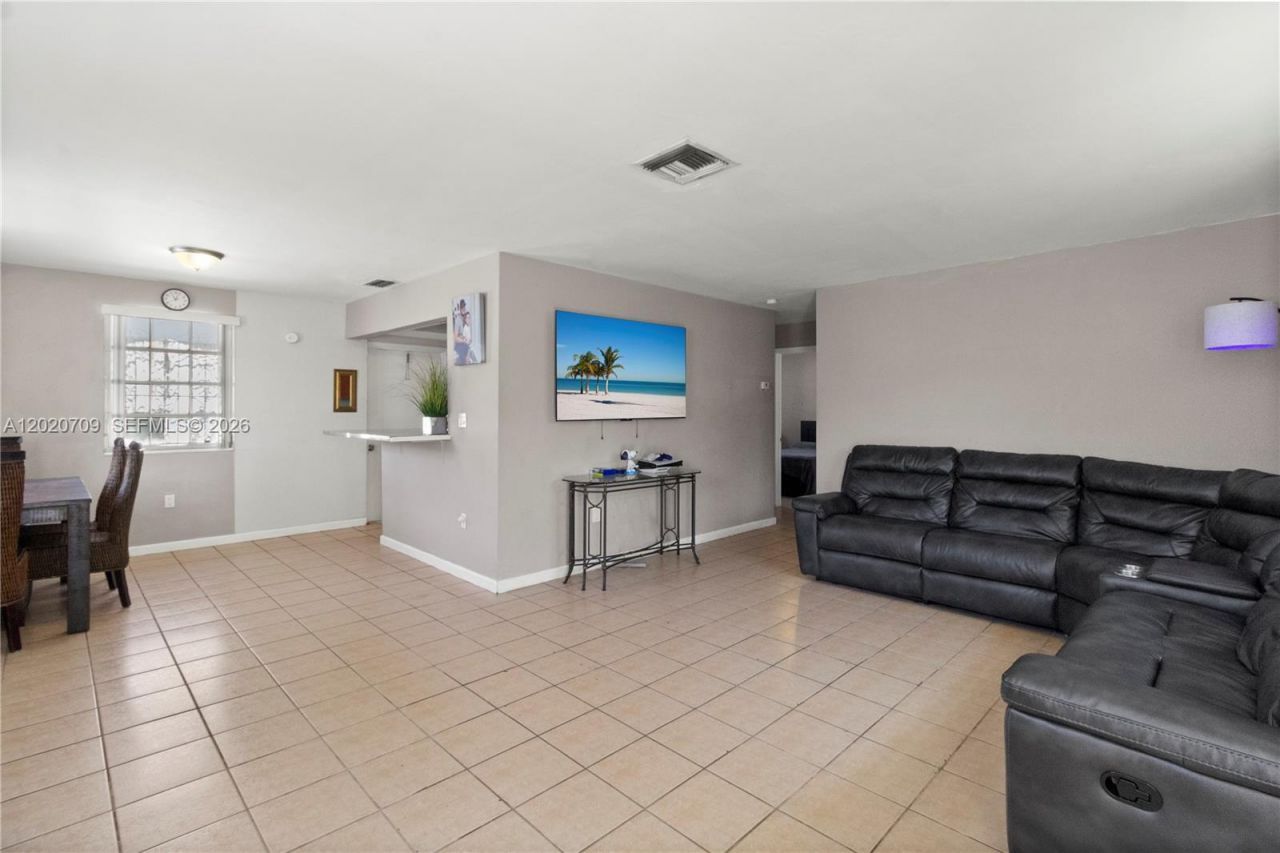 2275 SW 15th St , Miami, FL 33145 Photo
